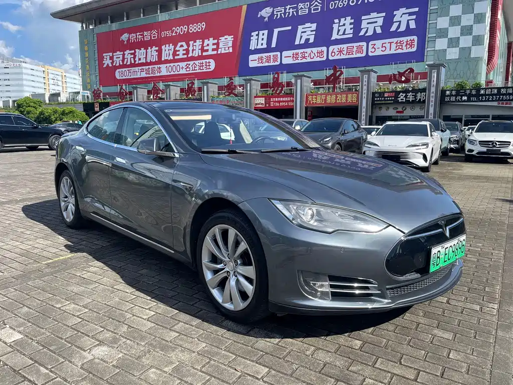 Tesla Model S 2015 — фото 3