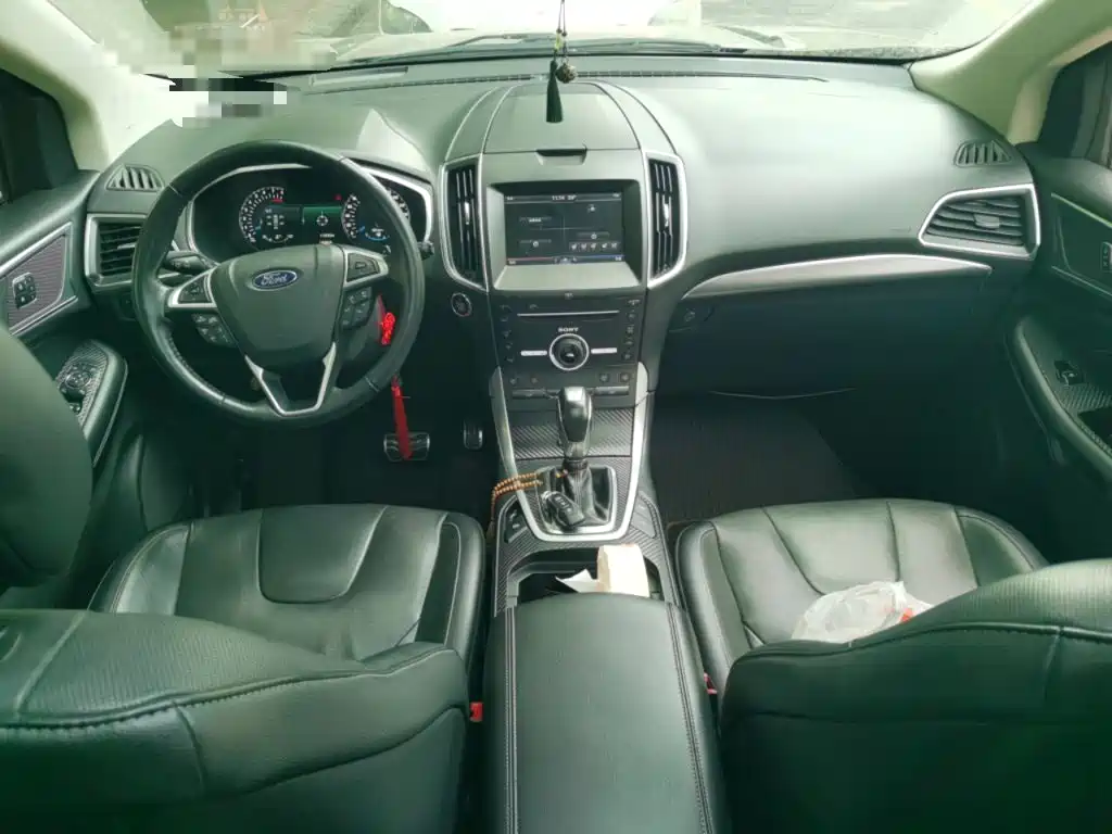 Ford Edge 2016 — фото 13