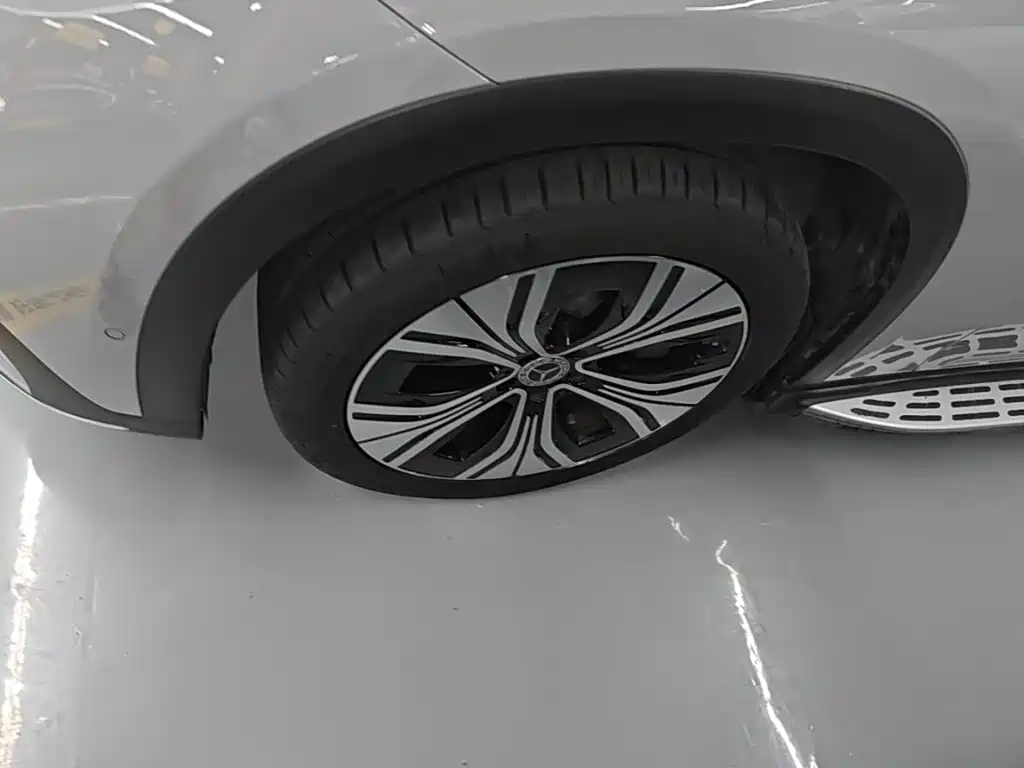 Mercedes-Benz EQE SUV 2023 — фото 23