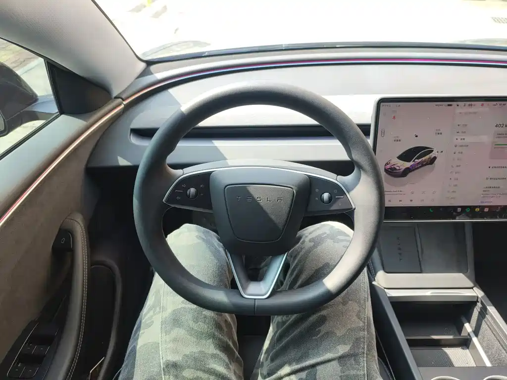 Tesla Model 3 2025 — фото 15
