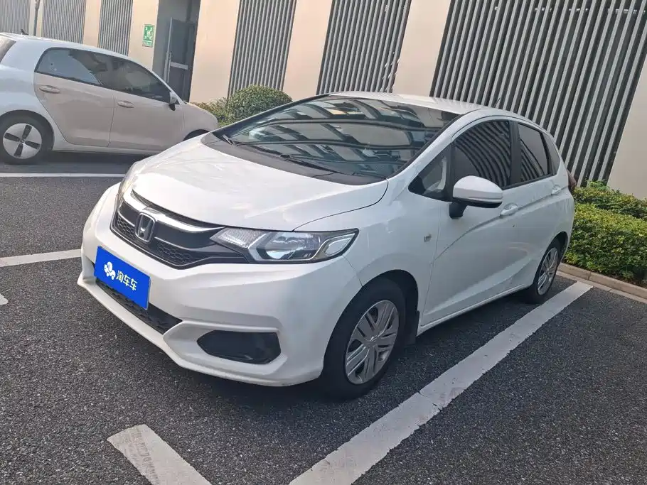 Honda Fit 2018 — фото 1