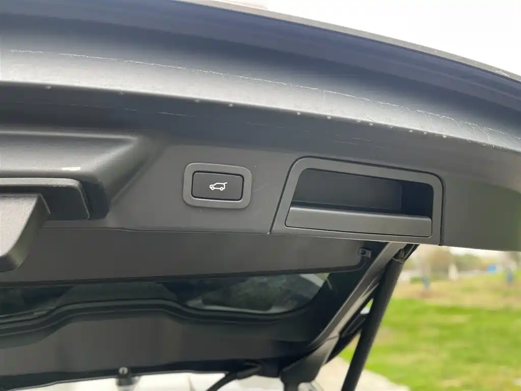 Land Rover Velar 2019 — фото 13