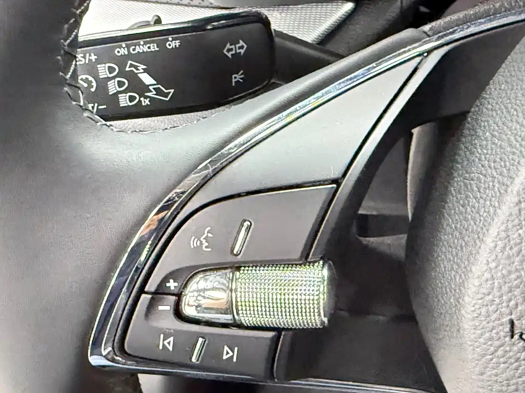 Skoda Octavia 2022 — фото 11