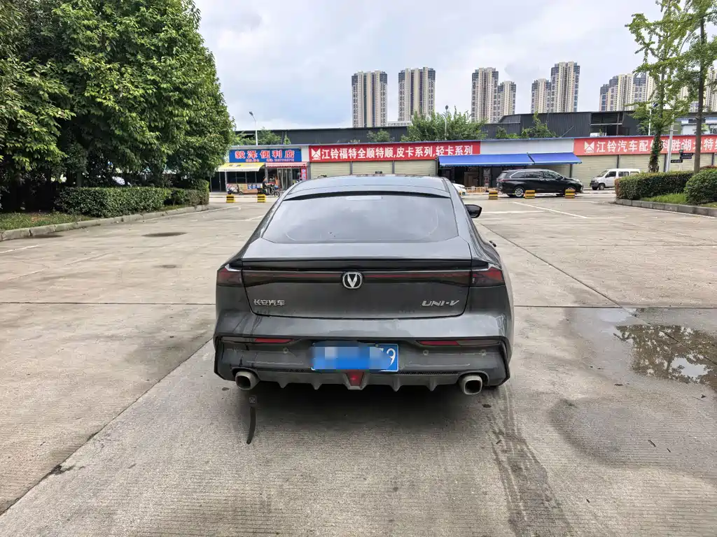 Changan UNI-V 2022 — фото 10