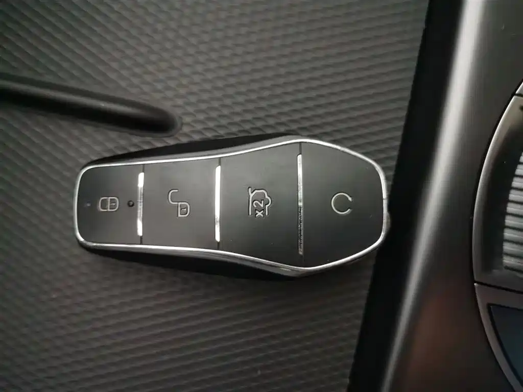 BYD Seal 05 DM-i 2025 — фото 17