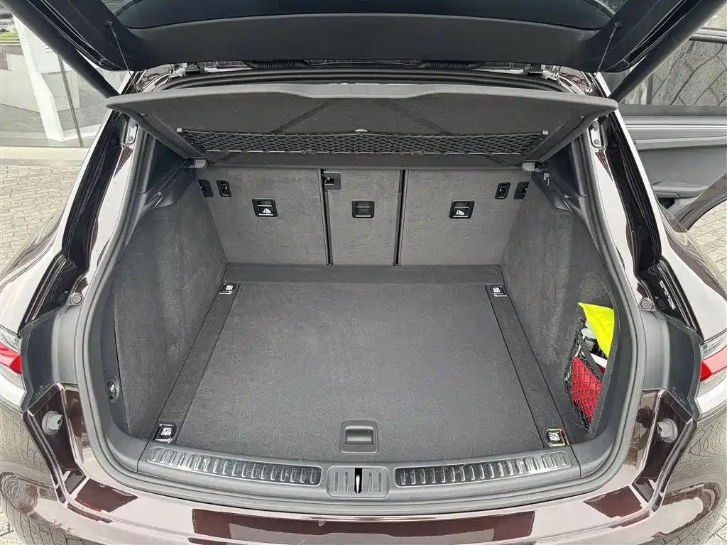 Porsche Macan 2020 — фото 10