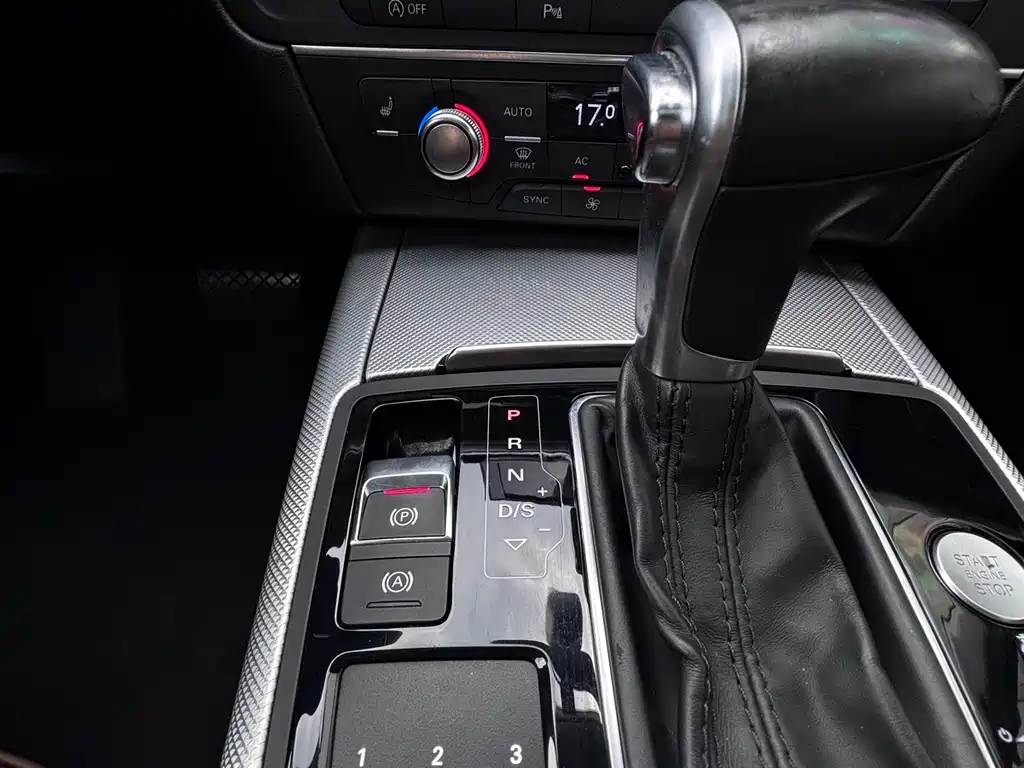Audi A6L 2014 — фото 18