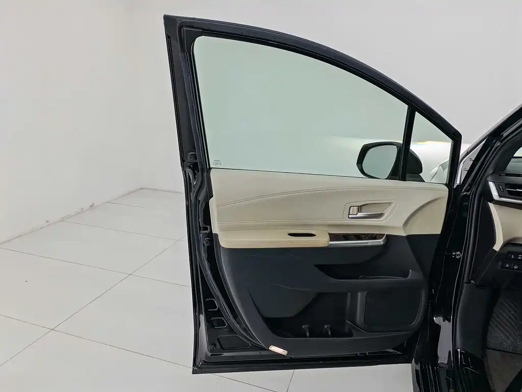 Toyota Sienna 2023 — фото 10