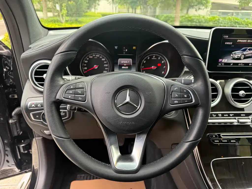 Mercedes-Benz GLC 2017 — фото 24