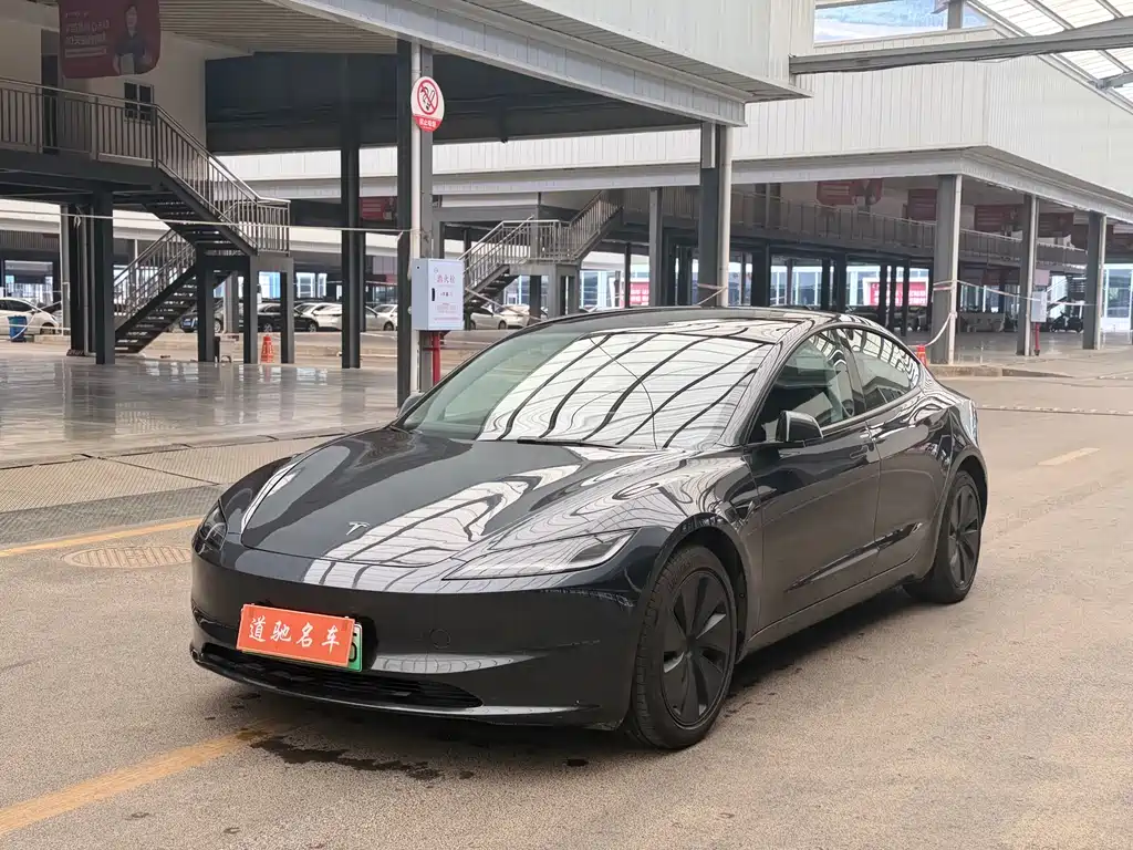 Tesla Model 3 2025 — фото 1
