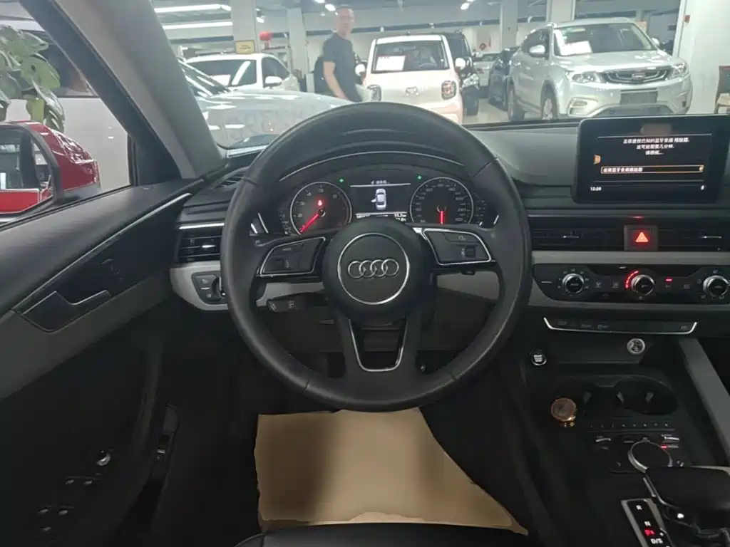 Audi A4L 2017 — фото 11