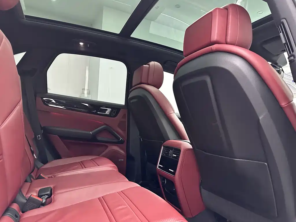Porsche Cayenne 2019 — фото 13