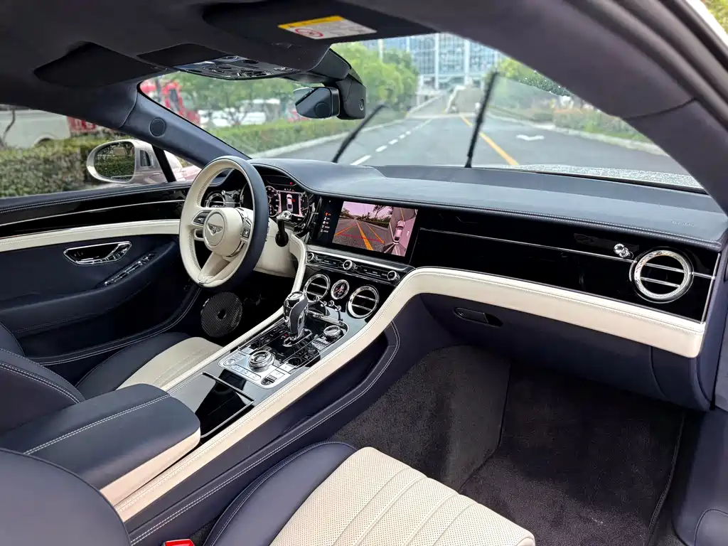 Bentley Continental 2023