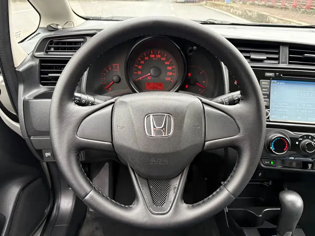 Honda Fit 2015 — фото 17
