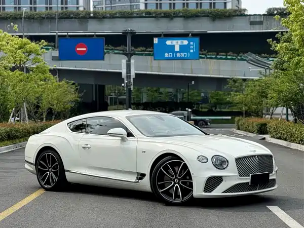 Bentley Continental 2021