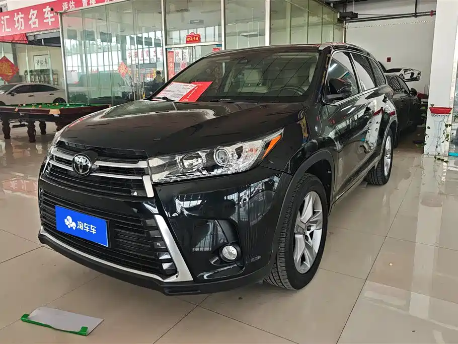 Toyota Highlander 2021 — фото 1
