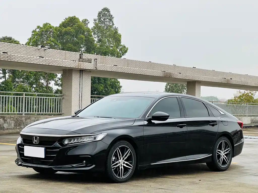 Honda Accord 2023 — фото 1