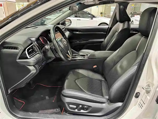 Toyota Camry 2019