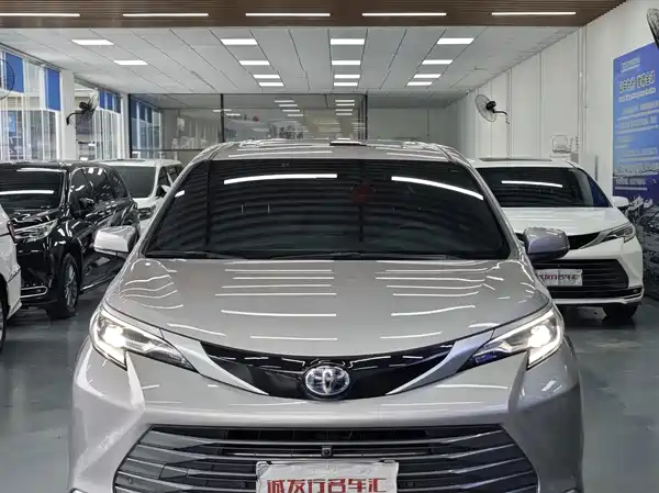 Toyota Sienna 2023