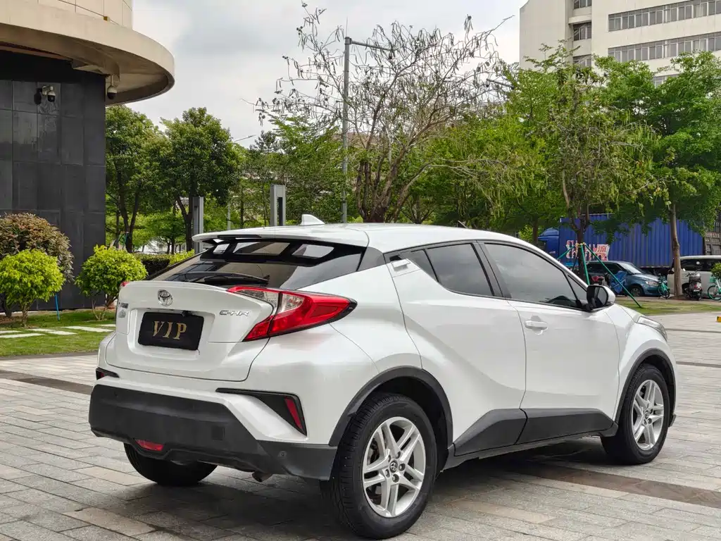 Toyota C-HR 2022 — фото 14