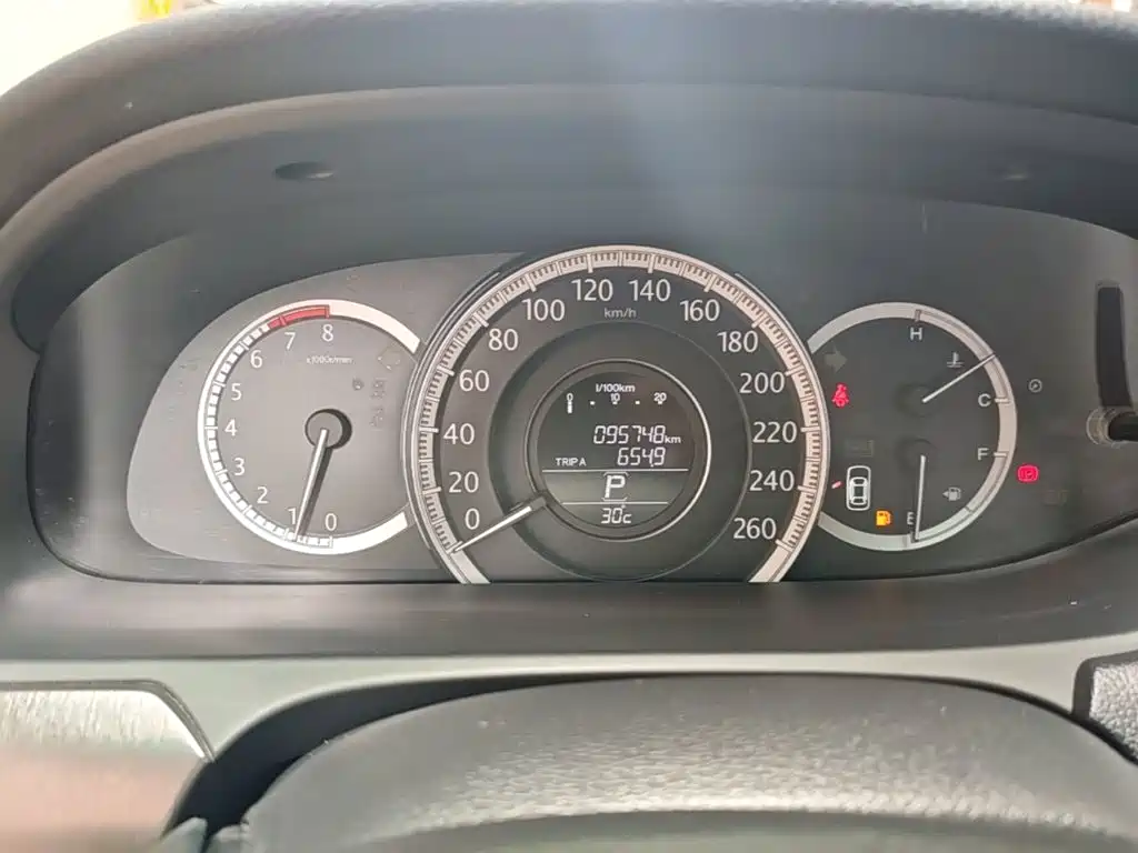 Honda Accord 2014 — фото 12