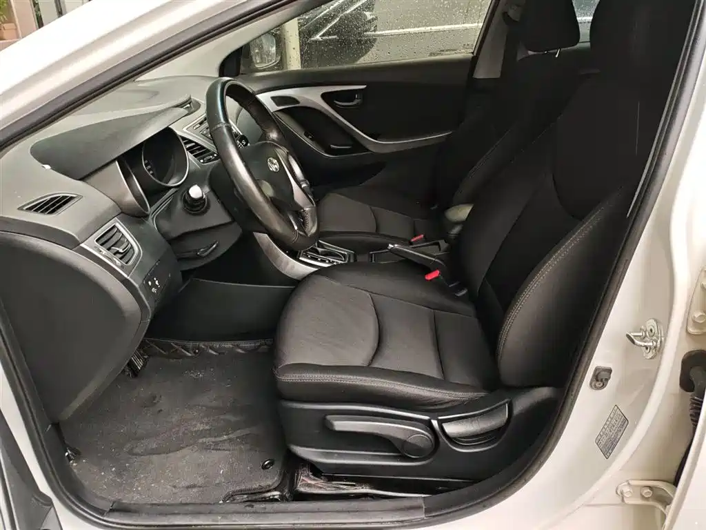 Hyundai Elantra Langdong 2017 — фото 14