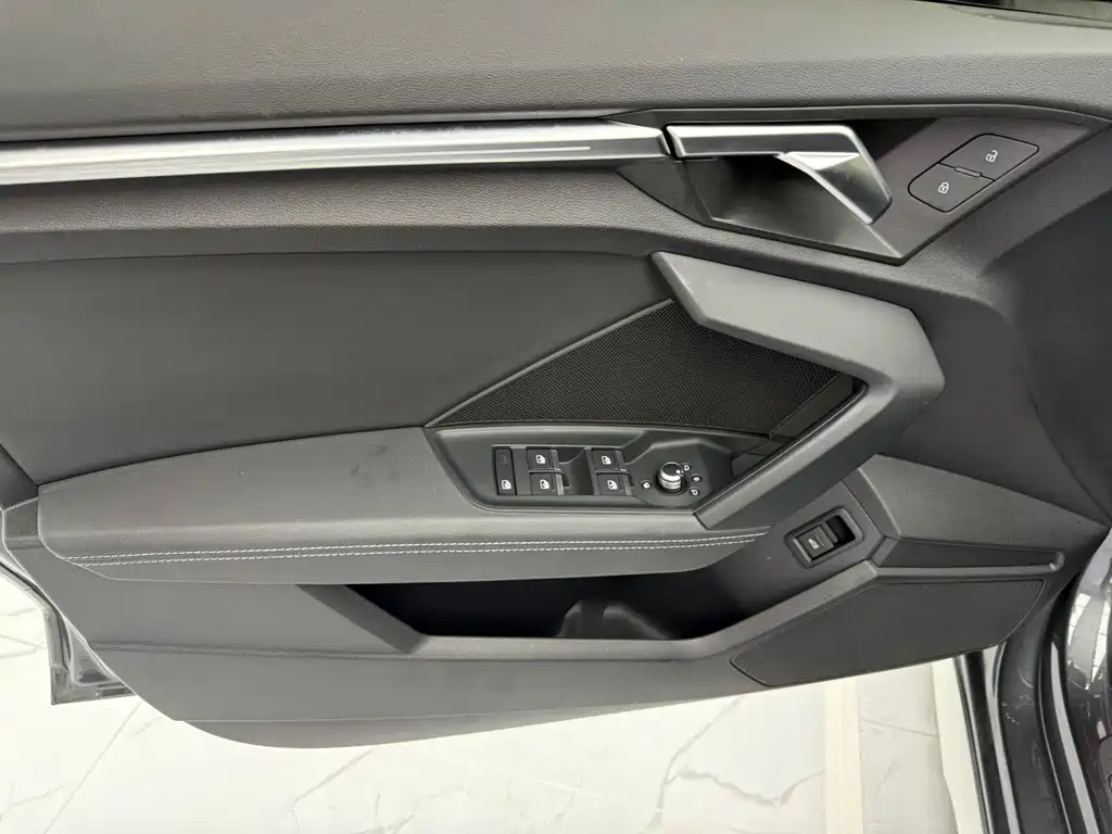 Audi A3 2023 — фото 13
