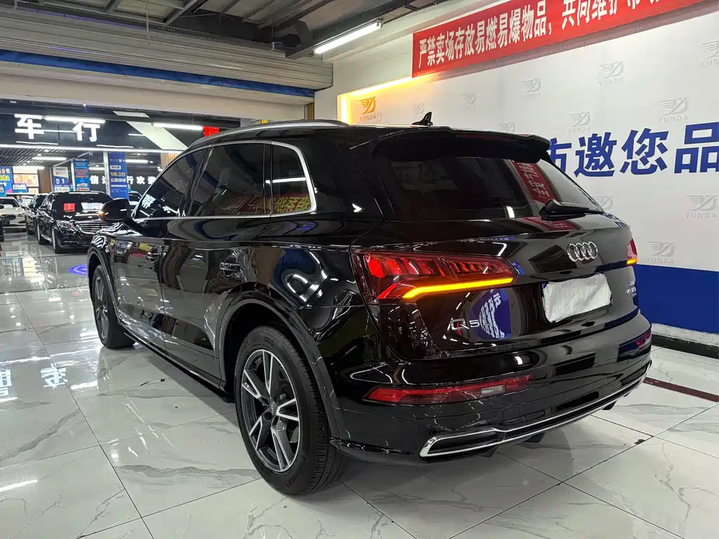 Audi Q5L 2019 — фото 11