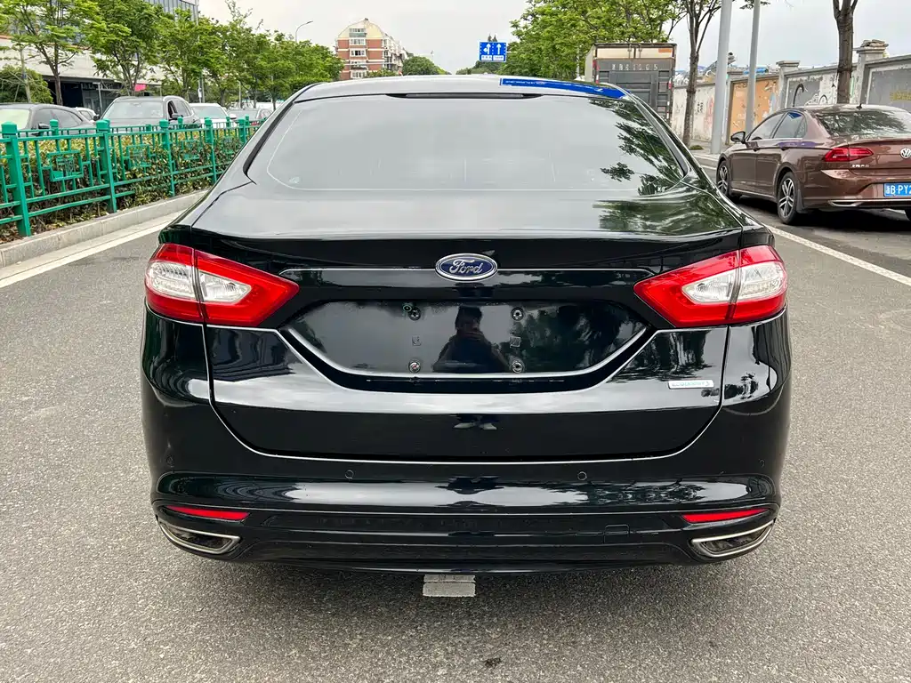 Ford Mondeo 2015 — фото 15