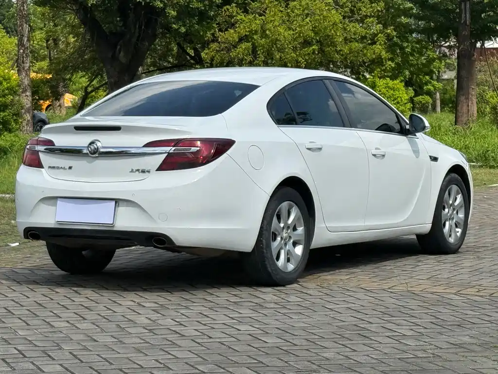 Buick Regal 2017 — фото 10