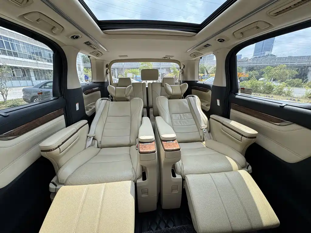 Toyota Alphard 2016 — фото 13