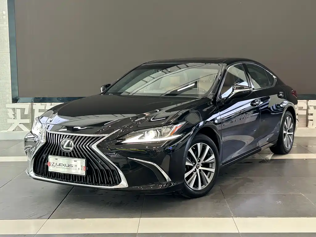 Lexus ES 2018