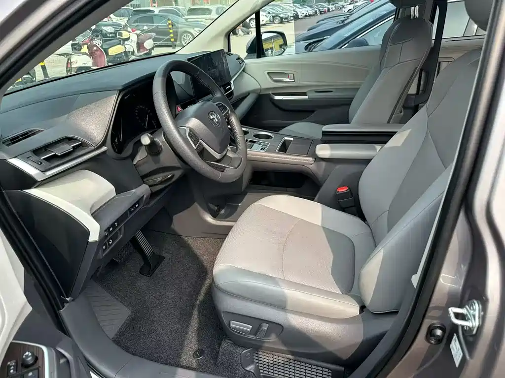Toyota Sienna 2024