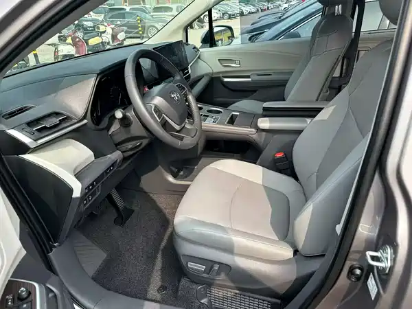 Toyota Sienna 2024