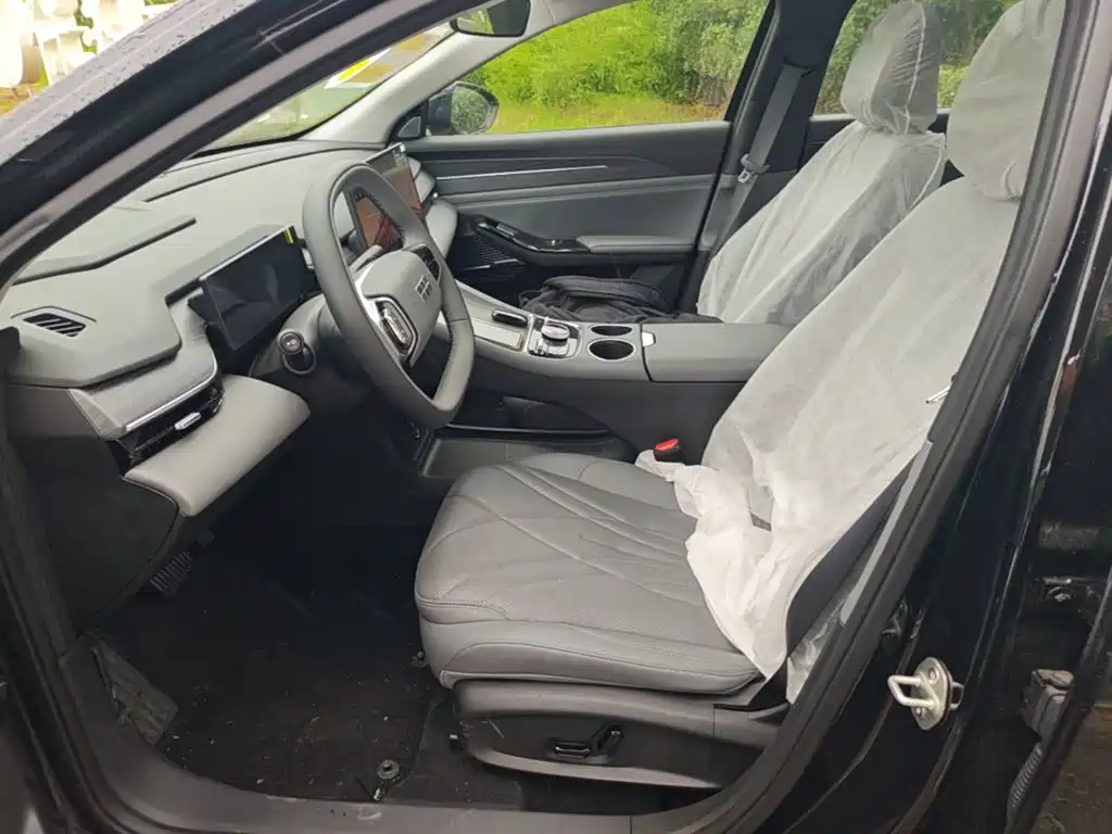 Geely Galaxy L6 2025 — фото 15