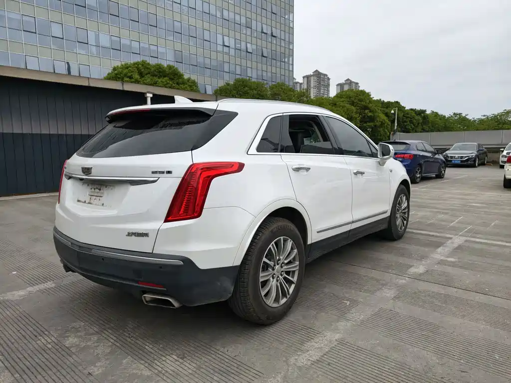Cadillac XT5 2018 — фото 5