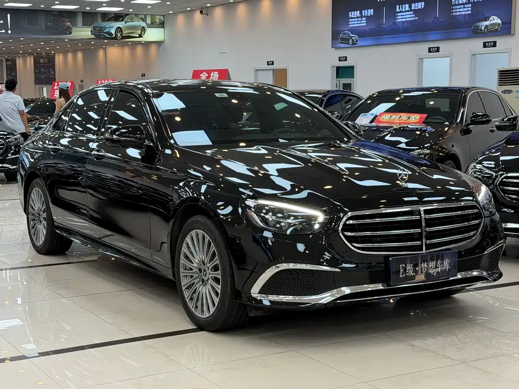 Mercedes-Benz E-Class 2022 — фото 3