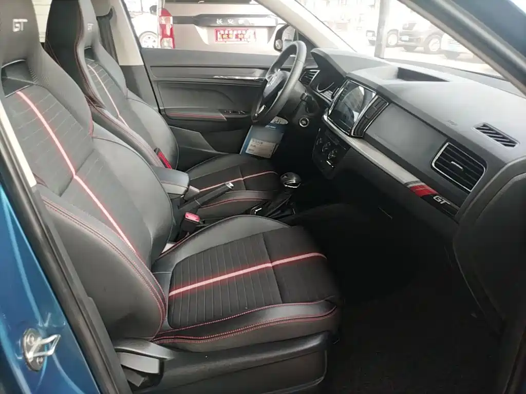 Skoda Kamiq 2020 — фото 25