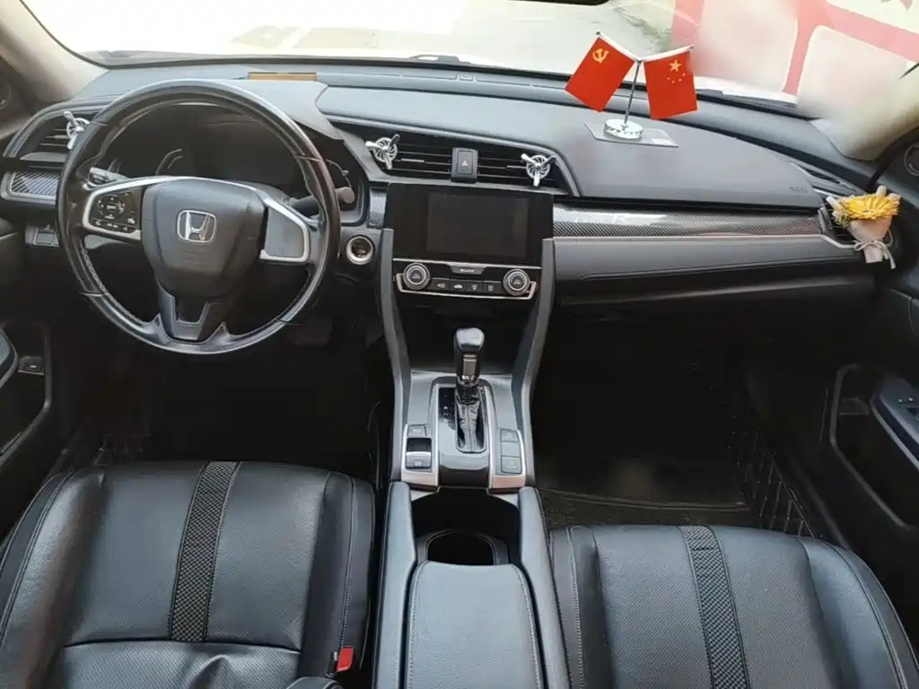 Honda Civic 2019 — фото 10
