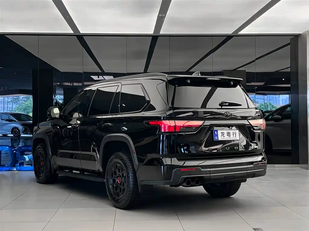 Toyota Sequoia 2025 — фото 4