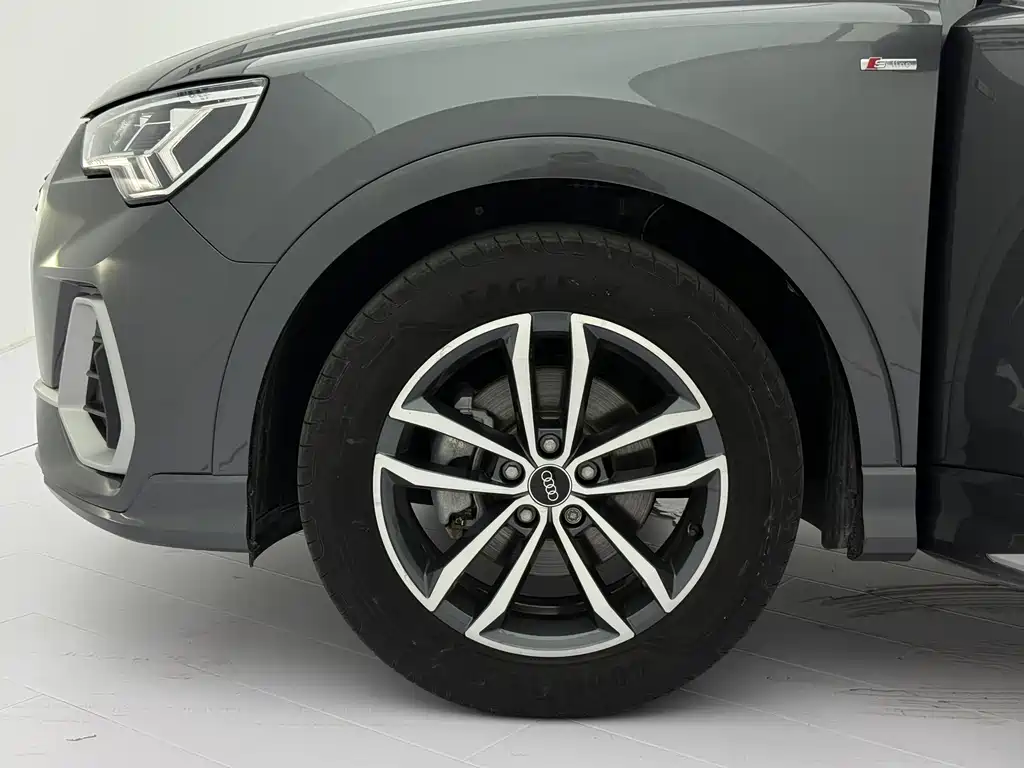 Audi Q3 2022 — фото 21