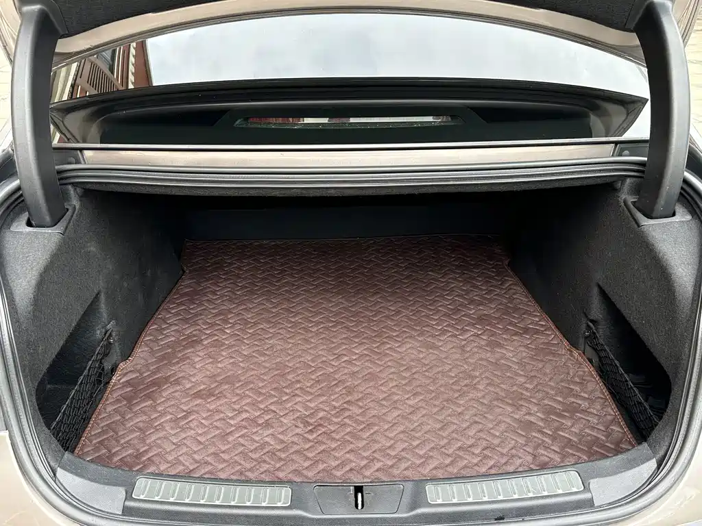 Lincoln Continental 2020 — фото 15