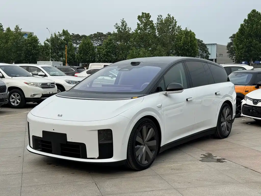 Li Auto i8 2026