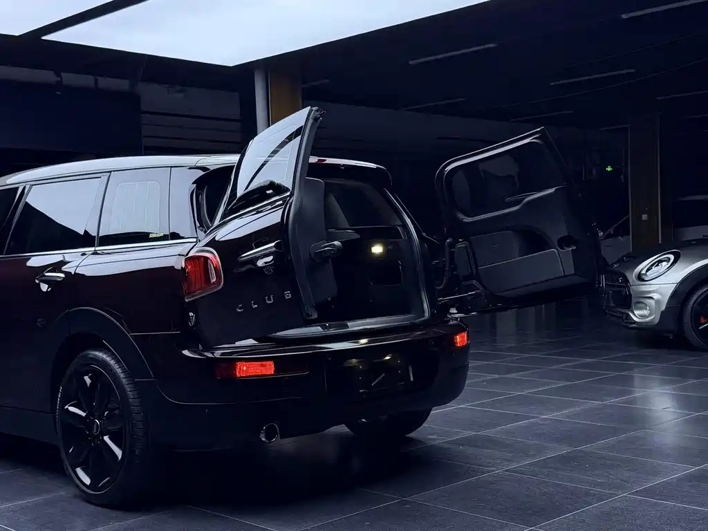 MINI Clubman 2017 — фото 9