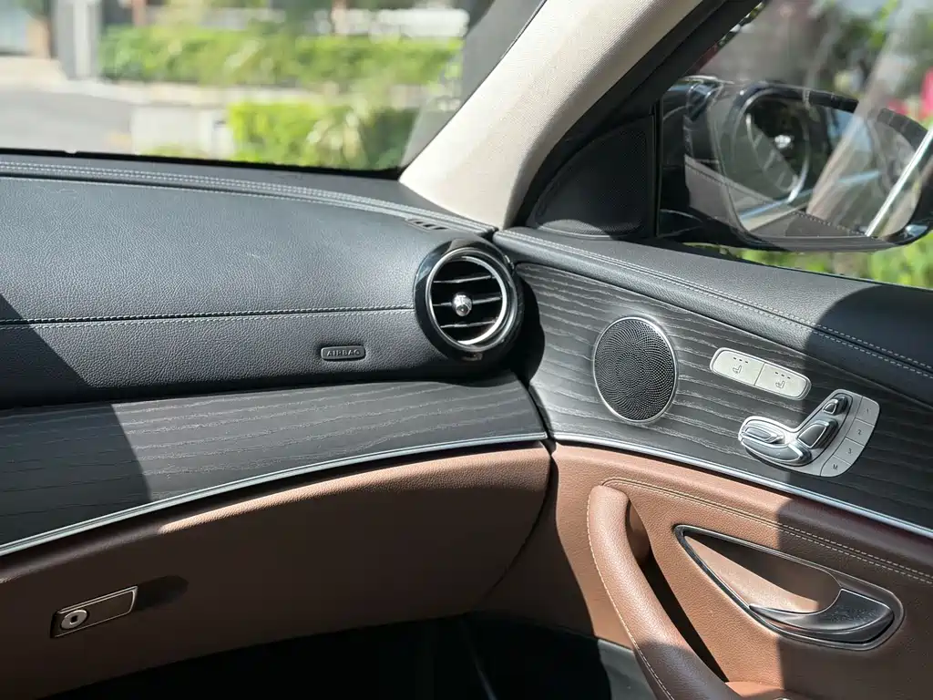 Mercedes-Benz E-Class 2020 — фото 13