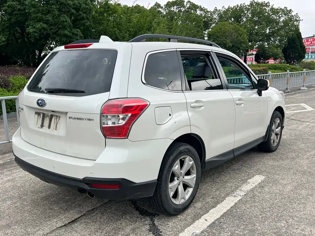 Subaru Forester 2014 — фото 12