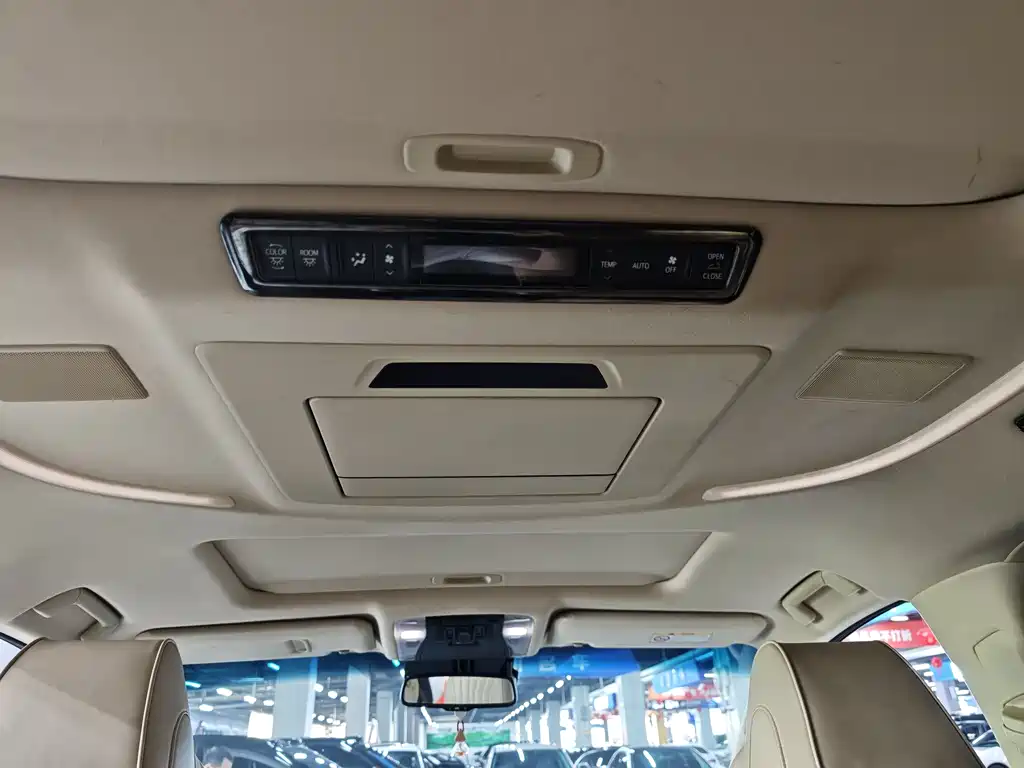 Toyota Alphard 2019 — фото 12
