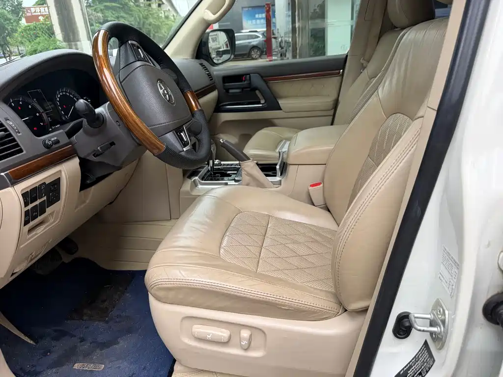 Toyota Land Cruiser 2018 — фото 4