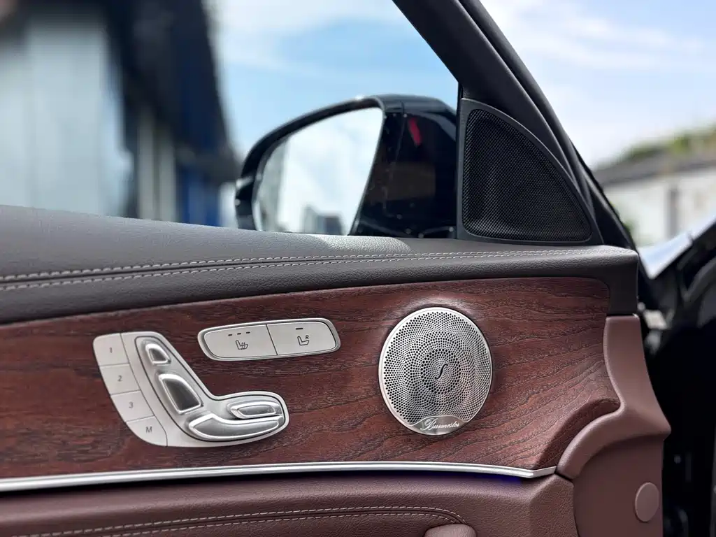 Mercedes-Benz E-Class 2023 — фото 13