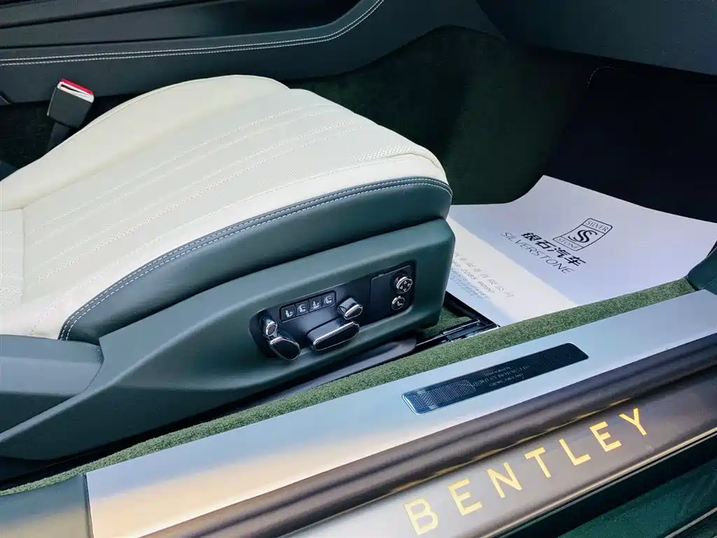 Bentley Continental 2021 — фото 18